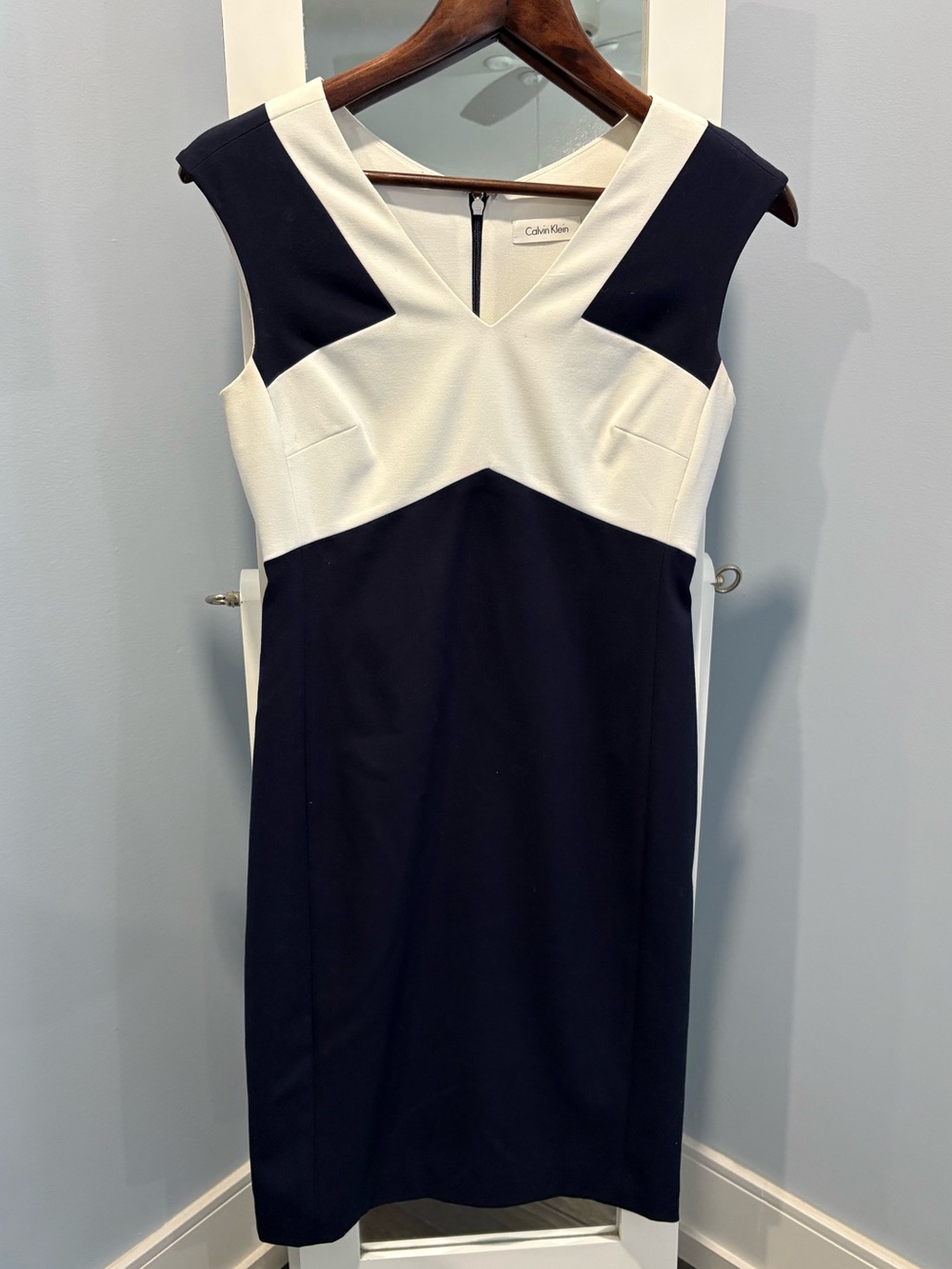 Calvin Klein Navy and White V-Neck Colorblock Midi Dress